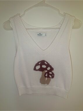 Hollister White Knit Tank with Knitted Mushroom 🍄